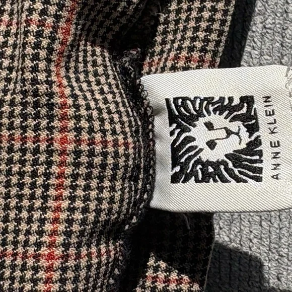 Women’s Fitted Plaid Pants with Red and Black Pattern - Picture 3 of 3